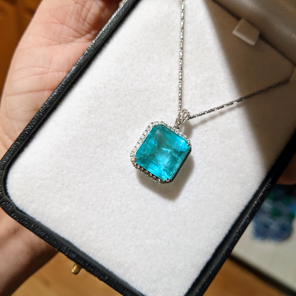 8.52ct Huge Natural Columbian Emerald and diamond pendant and chain!!! - Picture 6 of 16